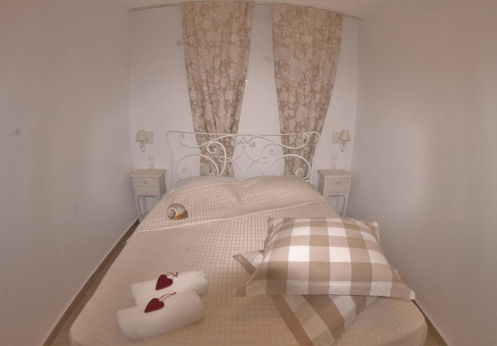 Moriel Seaside Homes Suites Elia Nikitis Buitenkant foto